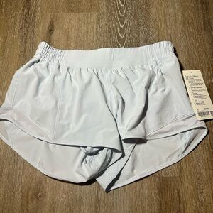 Lululemon Hotty Hot Low Rise Lined Short 2.5”